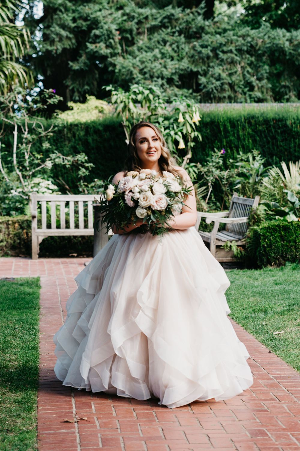 First look photos, Oregon wedding ideas, Portland wedding, rose garden wedding, Oregon wedding photographer,
