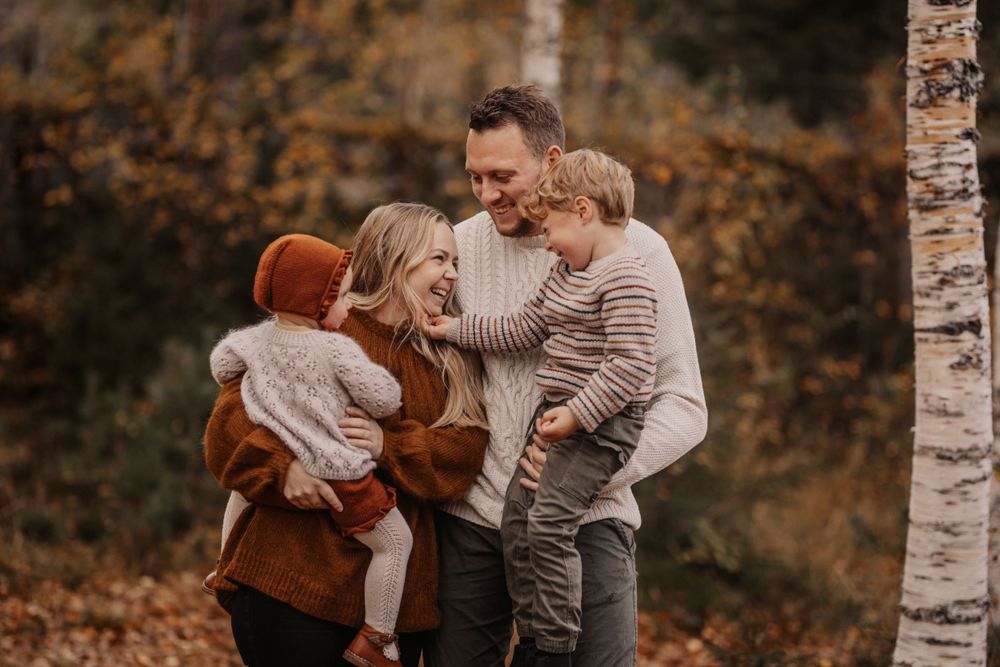 Utefotografering melhus
Barnefotografering Trondheim, Trøndelag, Melhus, babyfotograf Malin Berdal. Studiofotograf Studio bilder.