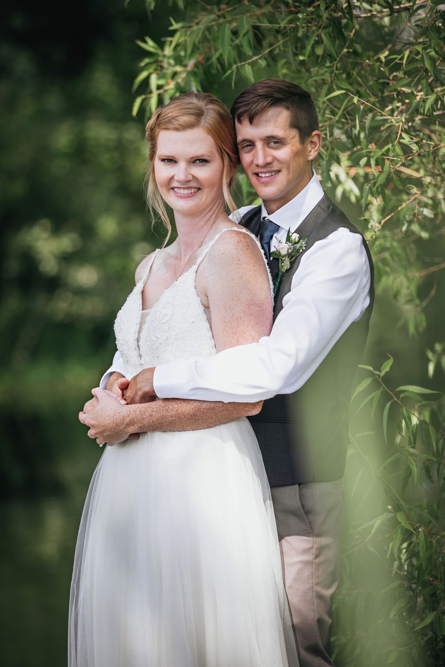 Charming rustic backyard wedding in Mount Brydges Ontario by London photographer Shawn Van Daele
