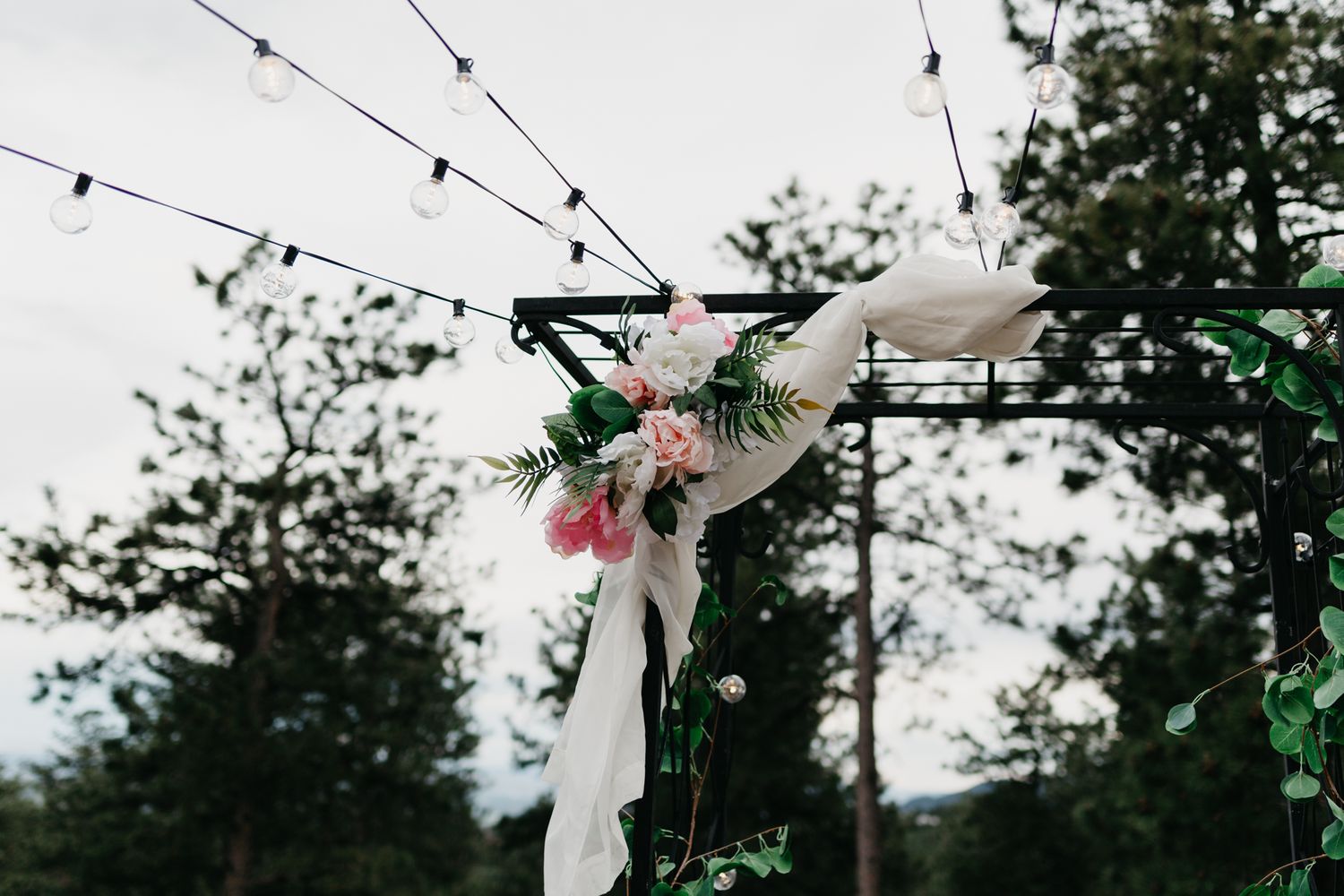 wedding decor, alternative wedding, mansion, golden, colorado, best wedding photographer, Denver, rustic, fun