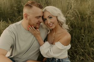 Top 5 Favorite Poses for Couples Pictures