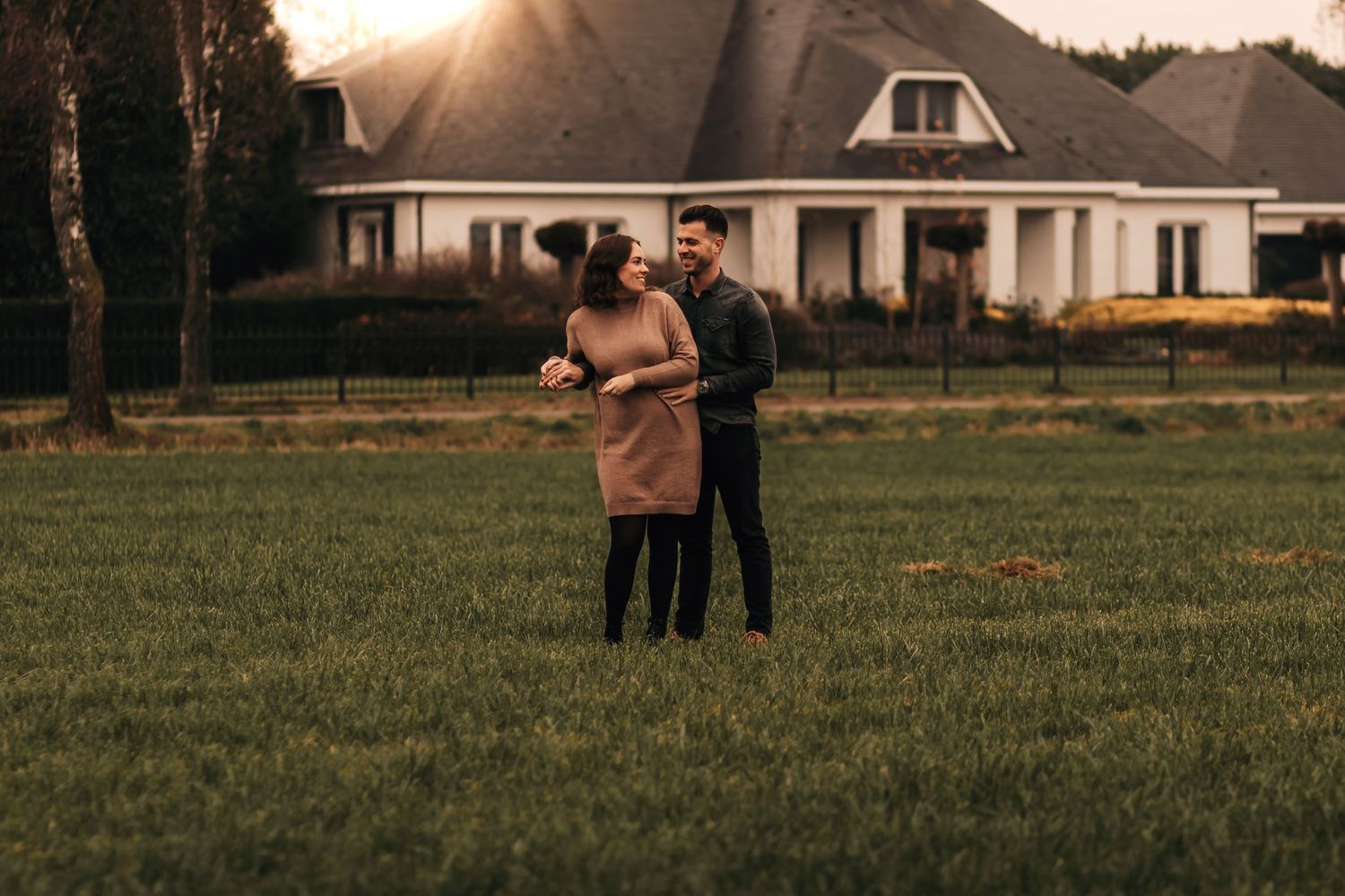 Nienke & Reitze | Loveshoot Budel NB » Eline Spee Fotografie