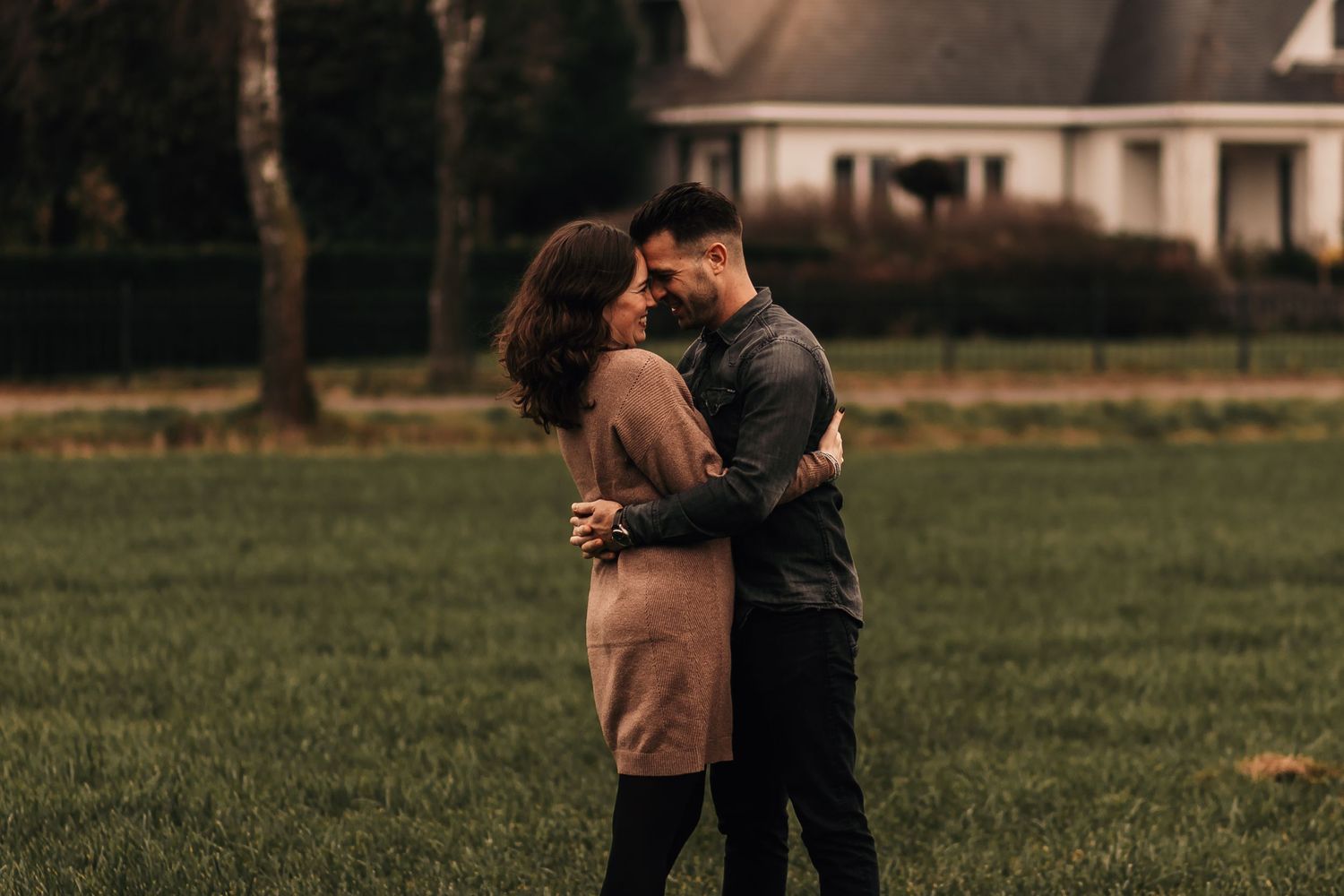 Nienke & Reitze | Loveshoot Budel NB » Eline Spee Fotografie