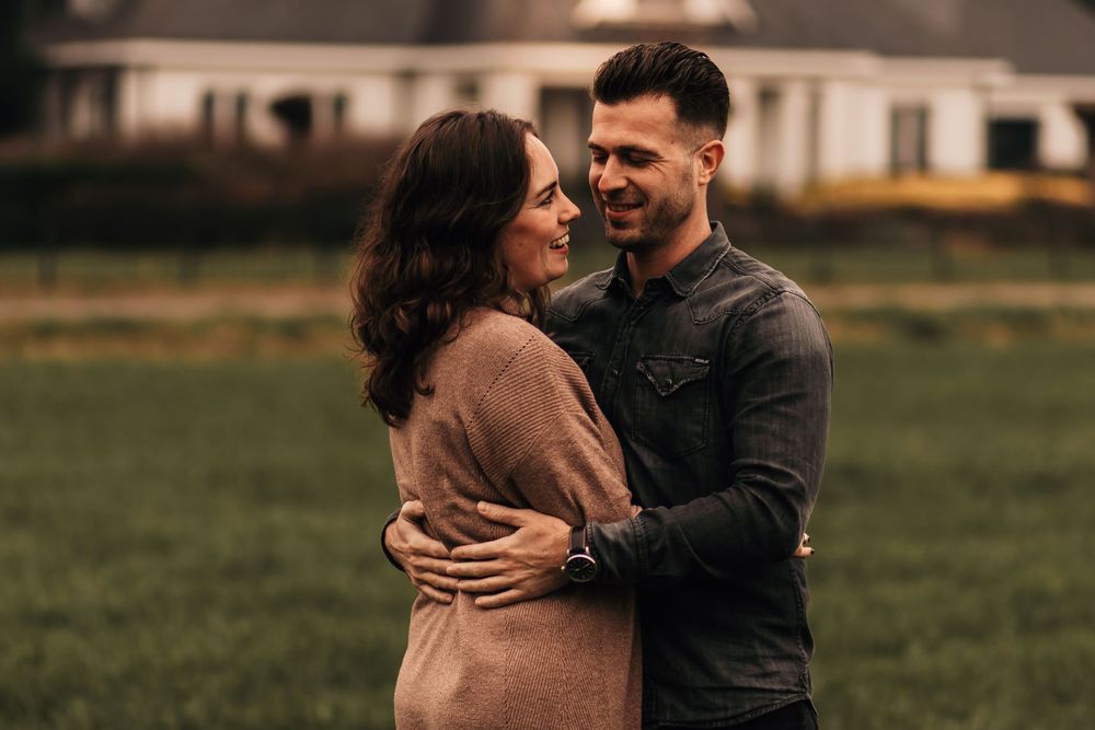 Nienke & Reitze | Loveshoot Budel NB » Eline Spee Fotografie