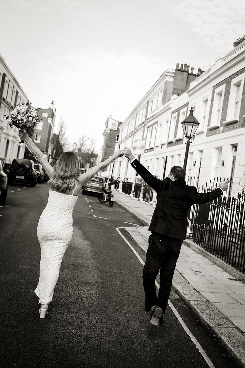 London city elopement - photo of the newly weds.