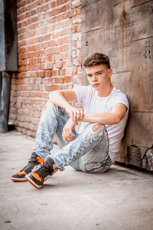 senior boy urban style