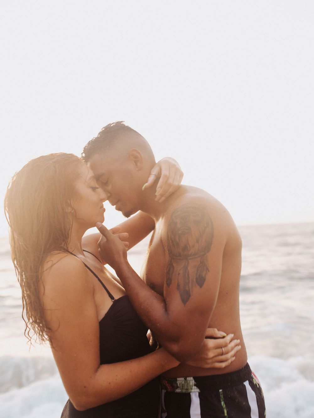 sunset cliffs san diego couple photoshoot engagement shoot posing ideas outfit inspiratio san diego wedding photographer