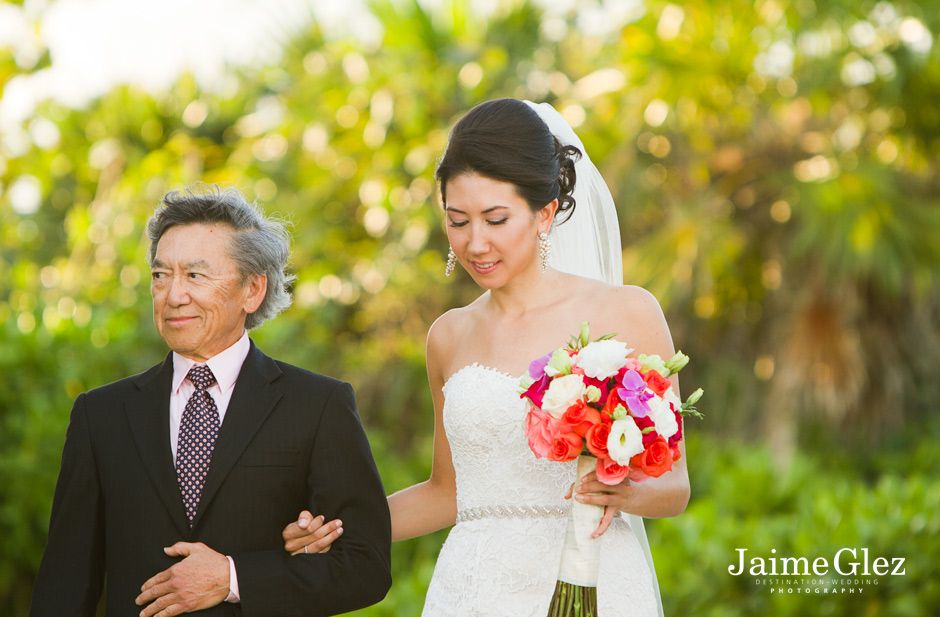 Bride and her father at the Fairmont Mayakoba