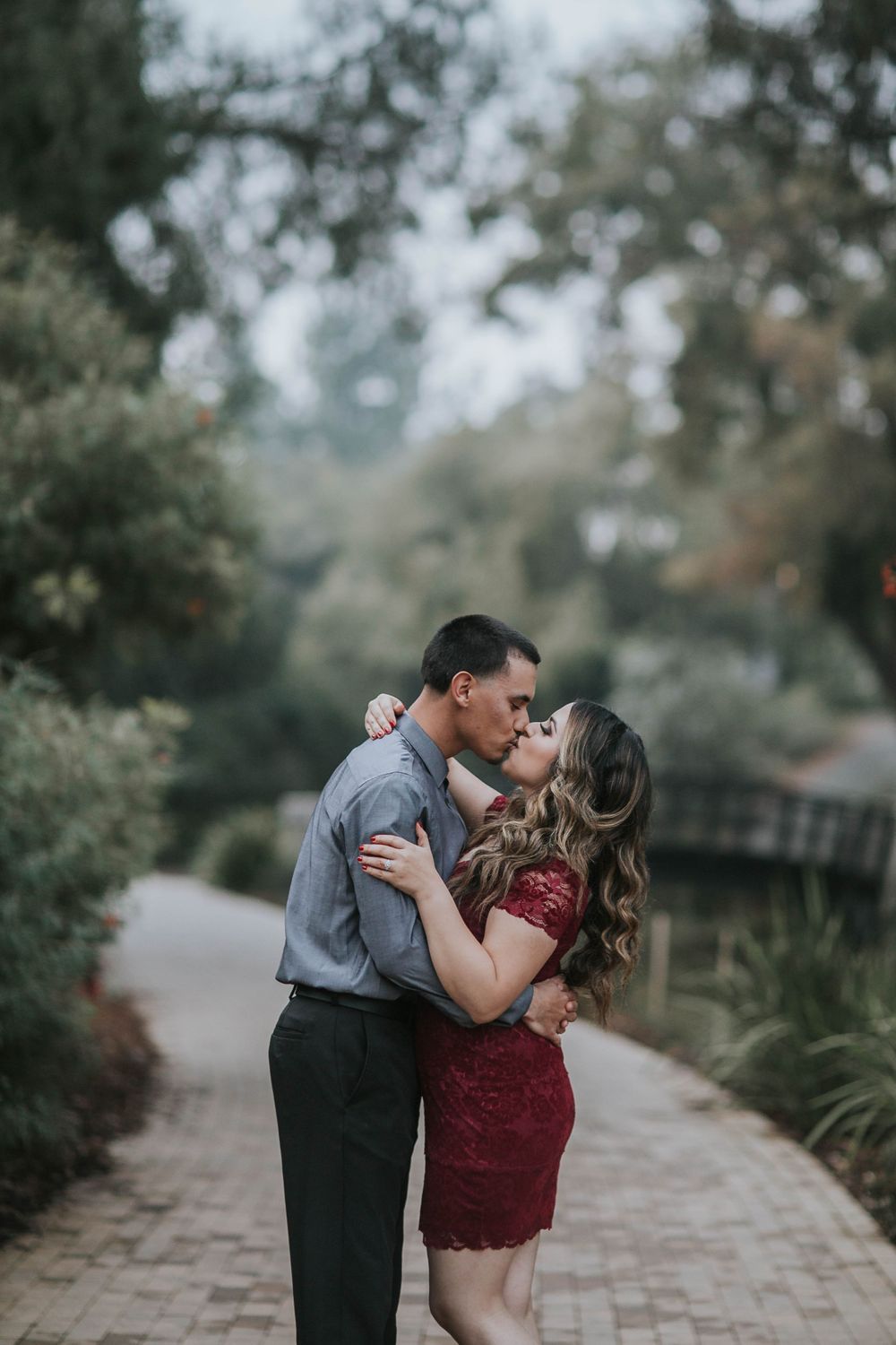 rebecca skidgel photography uc davis arboretum five reason should engagement shoot session couple love romantic fun kiss
