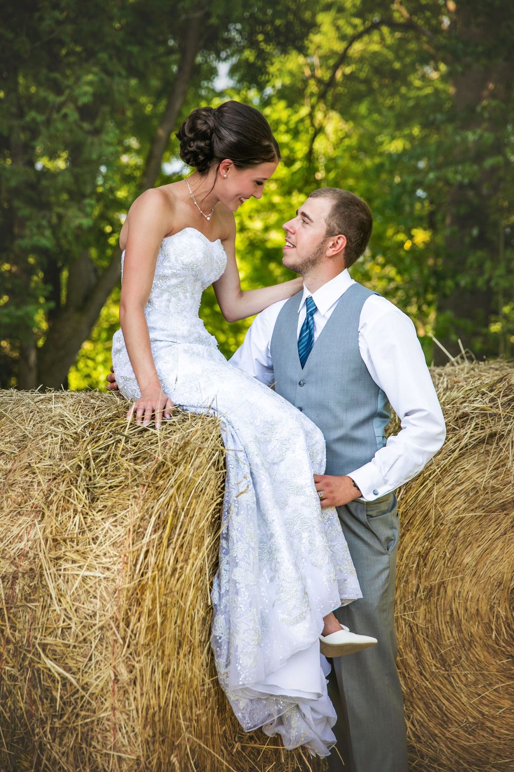 Rustic Farmhouse Backyard Wedding Photos by London Ontario Photographer Shawn Van Daele