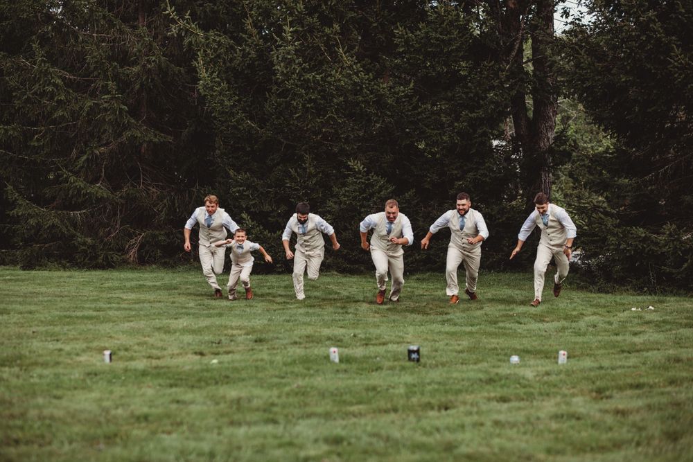 Professional wedding photo - groomsmen