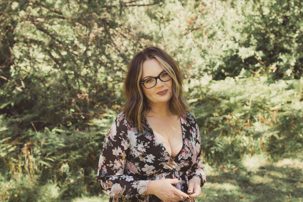 | jennifer pesola | photographer | profile self portrait | toivola michigan
