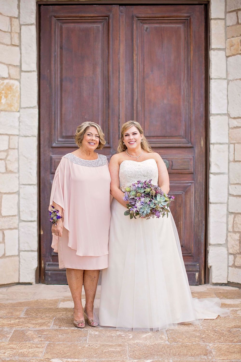 Bride with mom at Allegretto Vineyard Resort