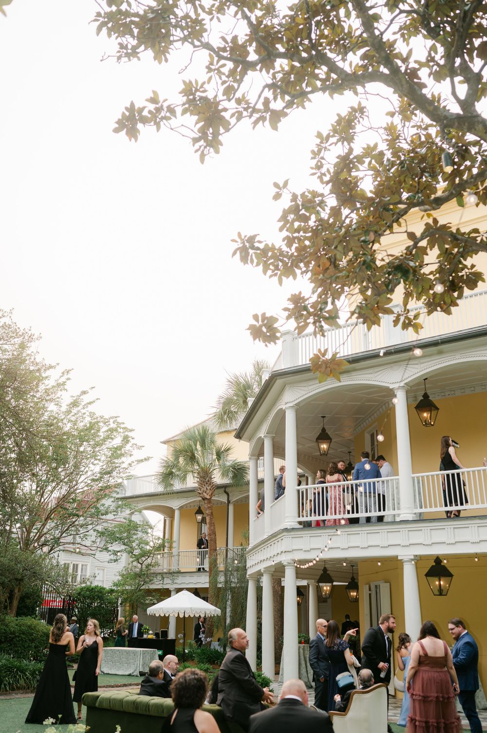 William Aiken House wedding photos from a top Charleston wedding photographer. See more timeless and candid wedding photos William Aiken