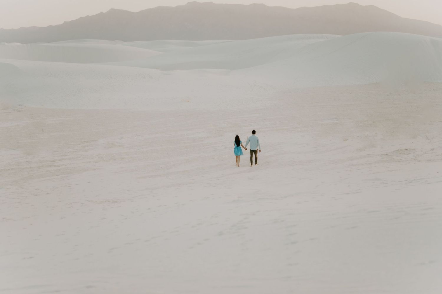 dreamy couples session at white sands park in new mexico