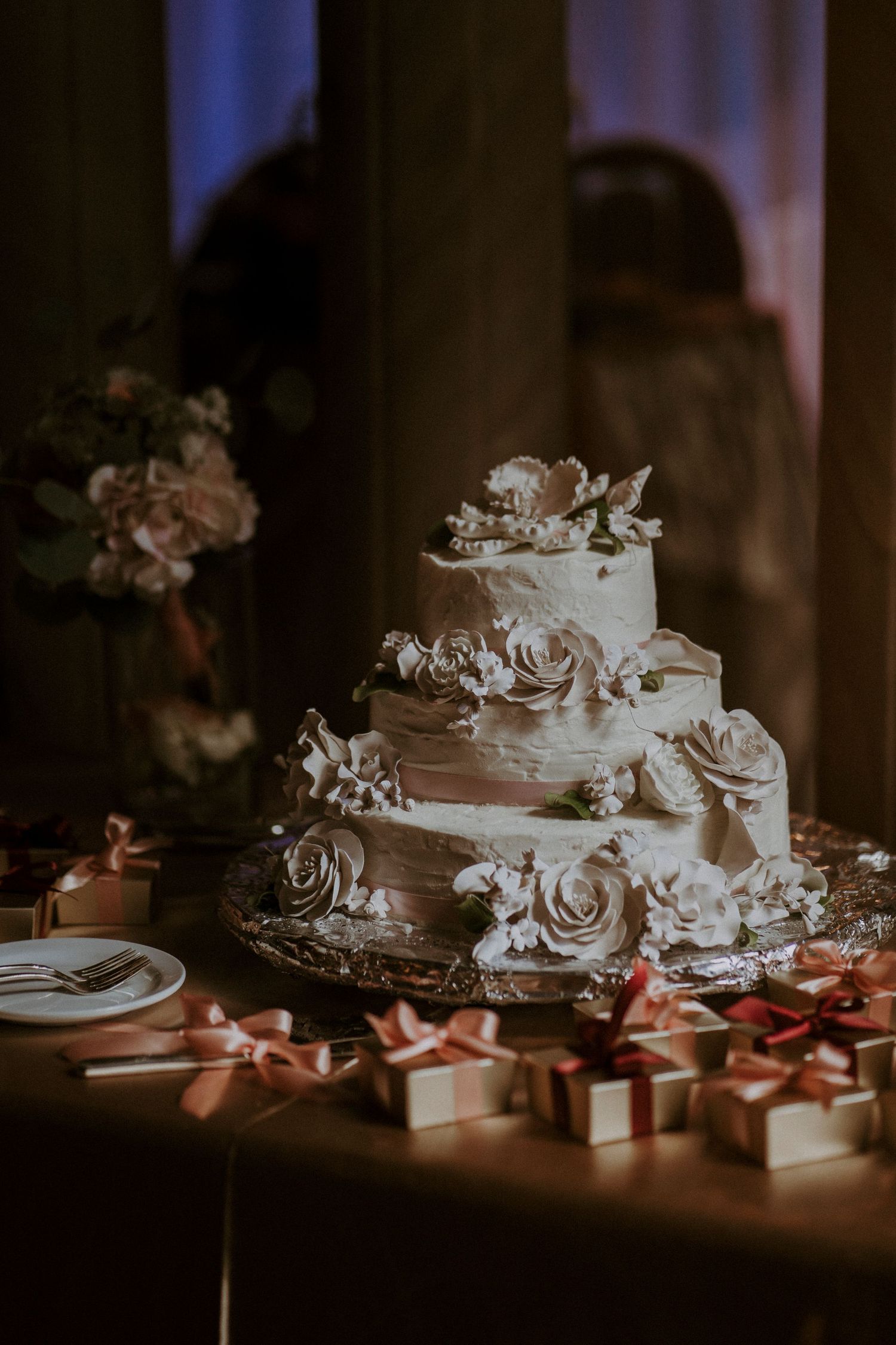 intimate wedding reception in l'ambroisie espace canal, montreal, quebec, canada