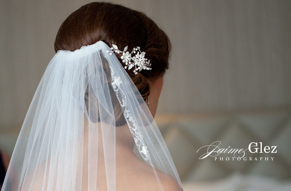 bride getting ready at the moon palace