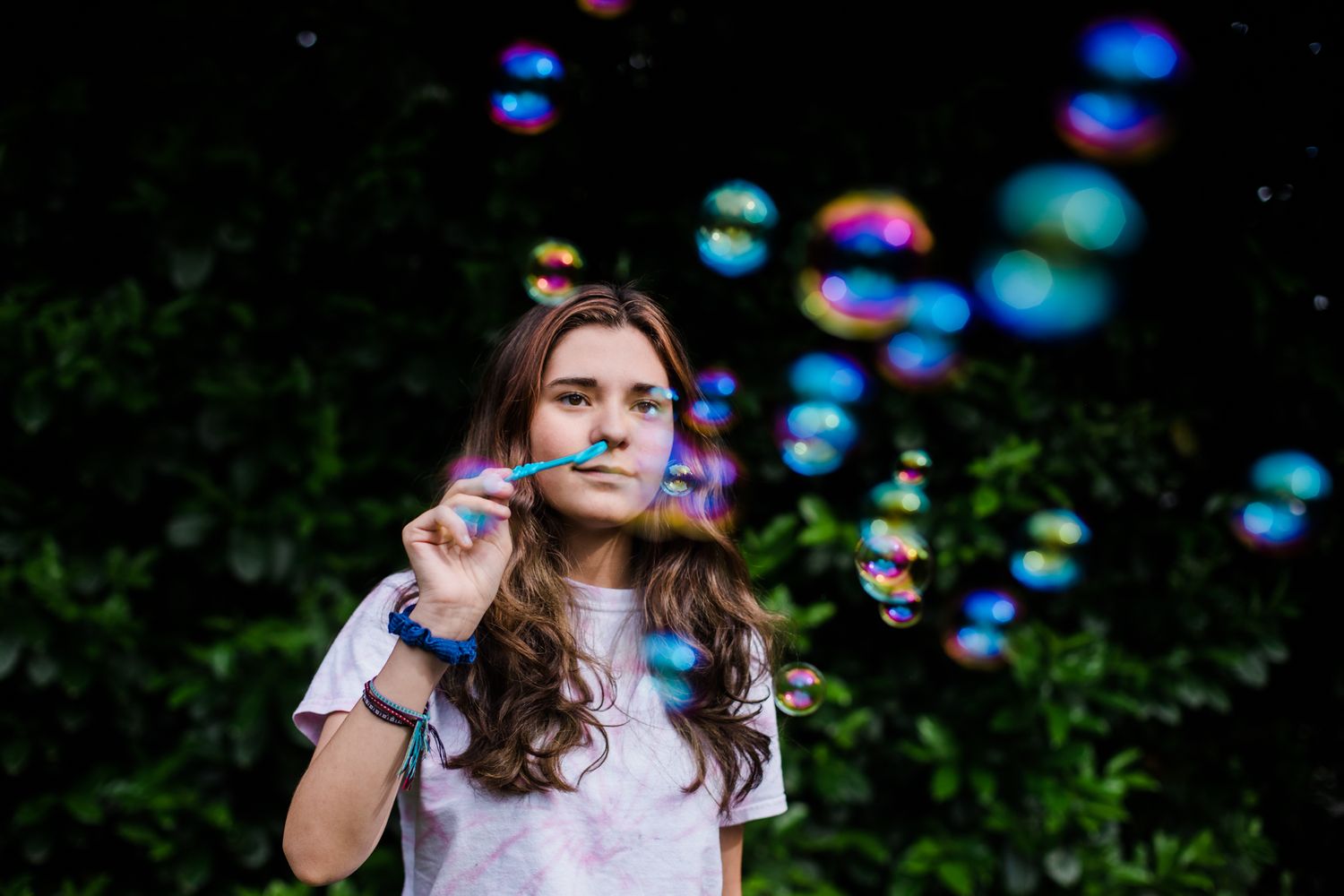 Photographing Bubbles | Tips and Tricks by Lenka Vodicka of Lenkaland Photography | Create Portraits