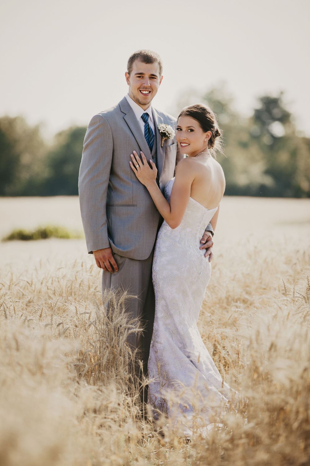 Rustic Farmhouse Backyard Wedding Photos by London Ontario Photographer Shawn Van Daele