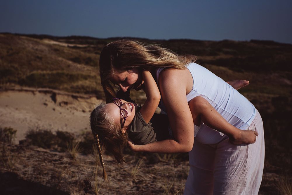 Emotive pregnancy photoshoot Kim van den Broek Photography