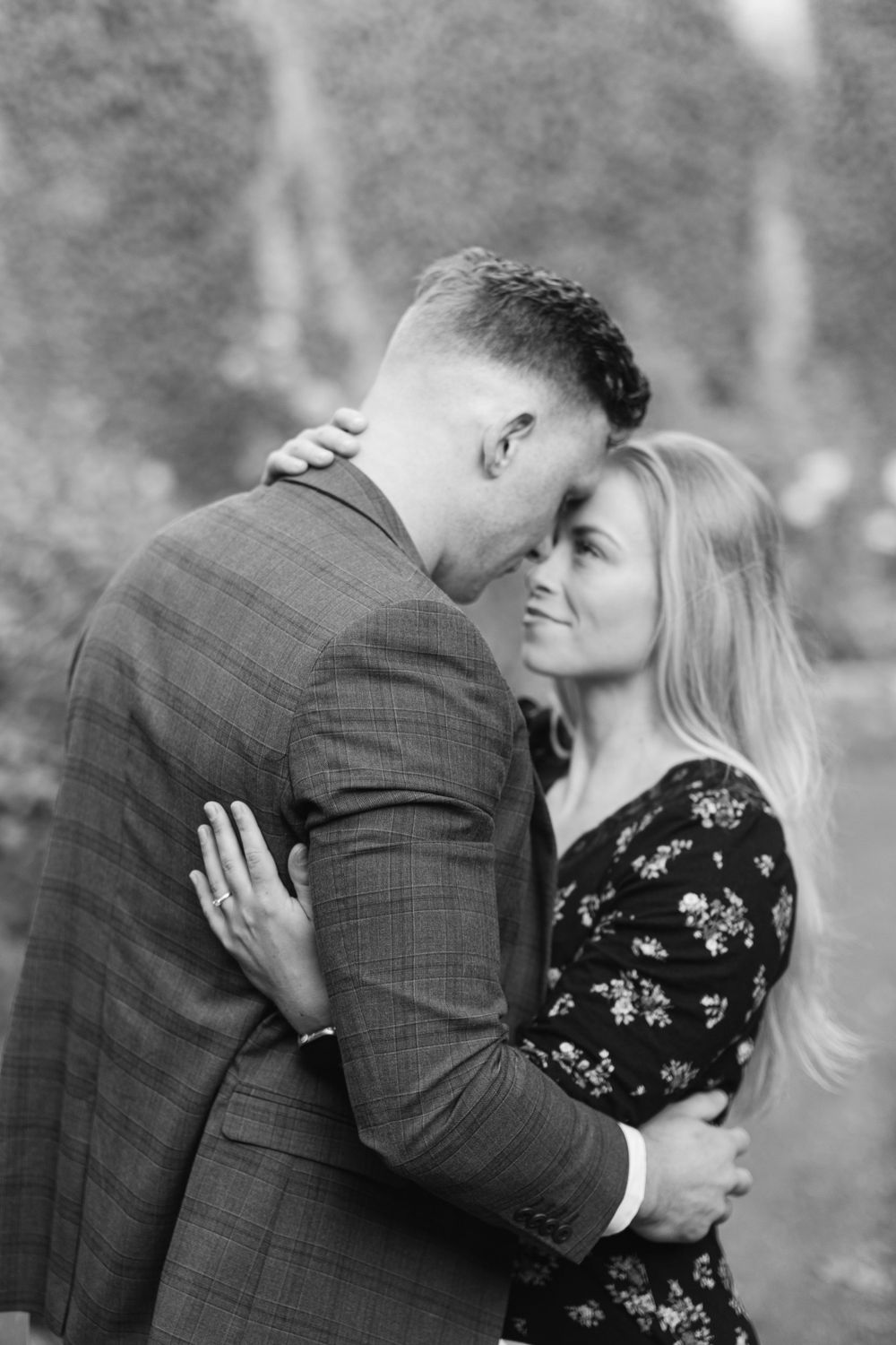 Engagement shoot in Bristol by Aline Reis