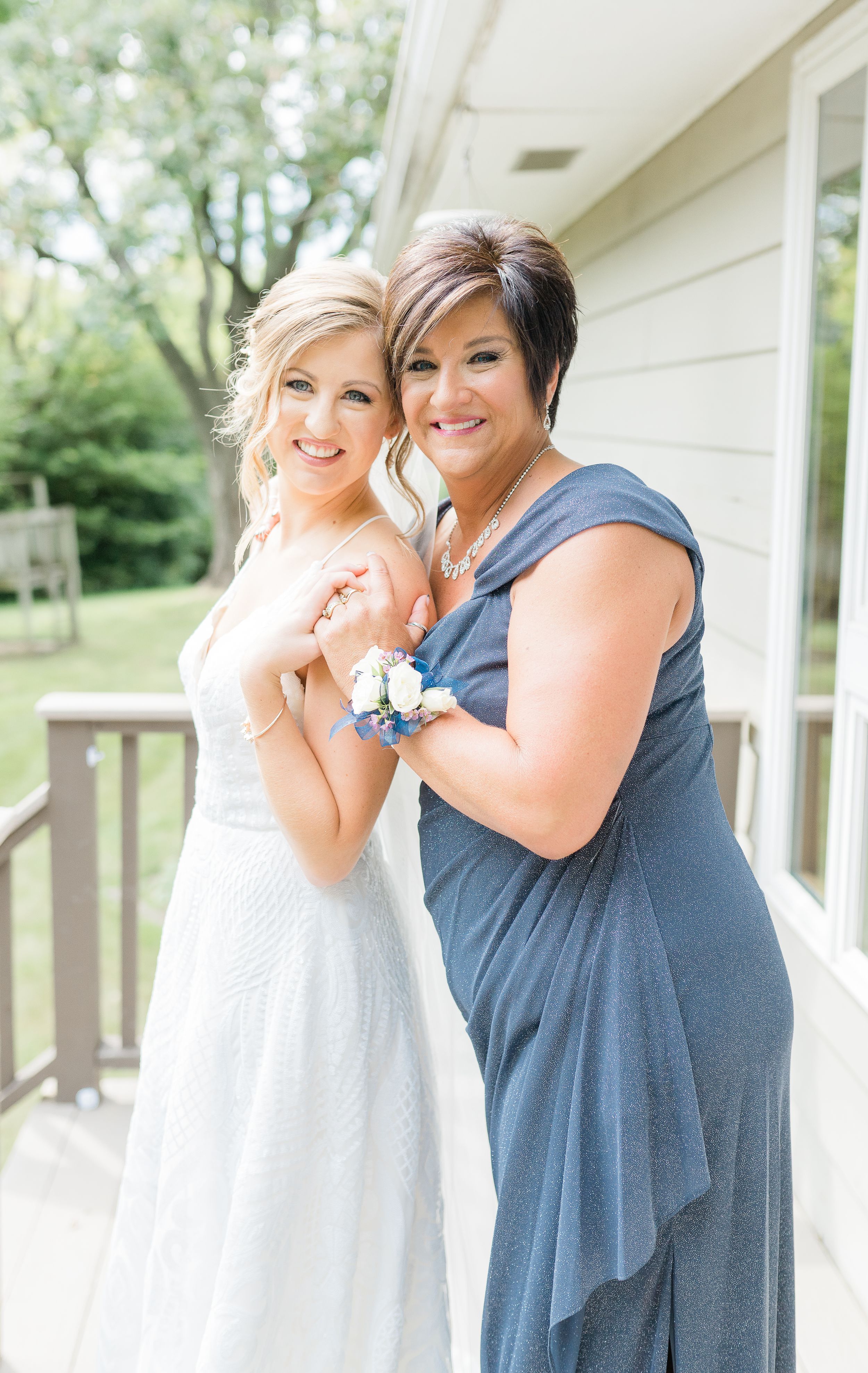 Des Moines light and airy wedding photography