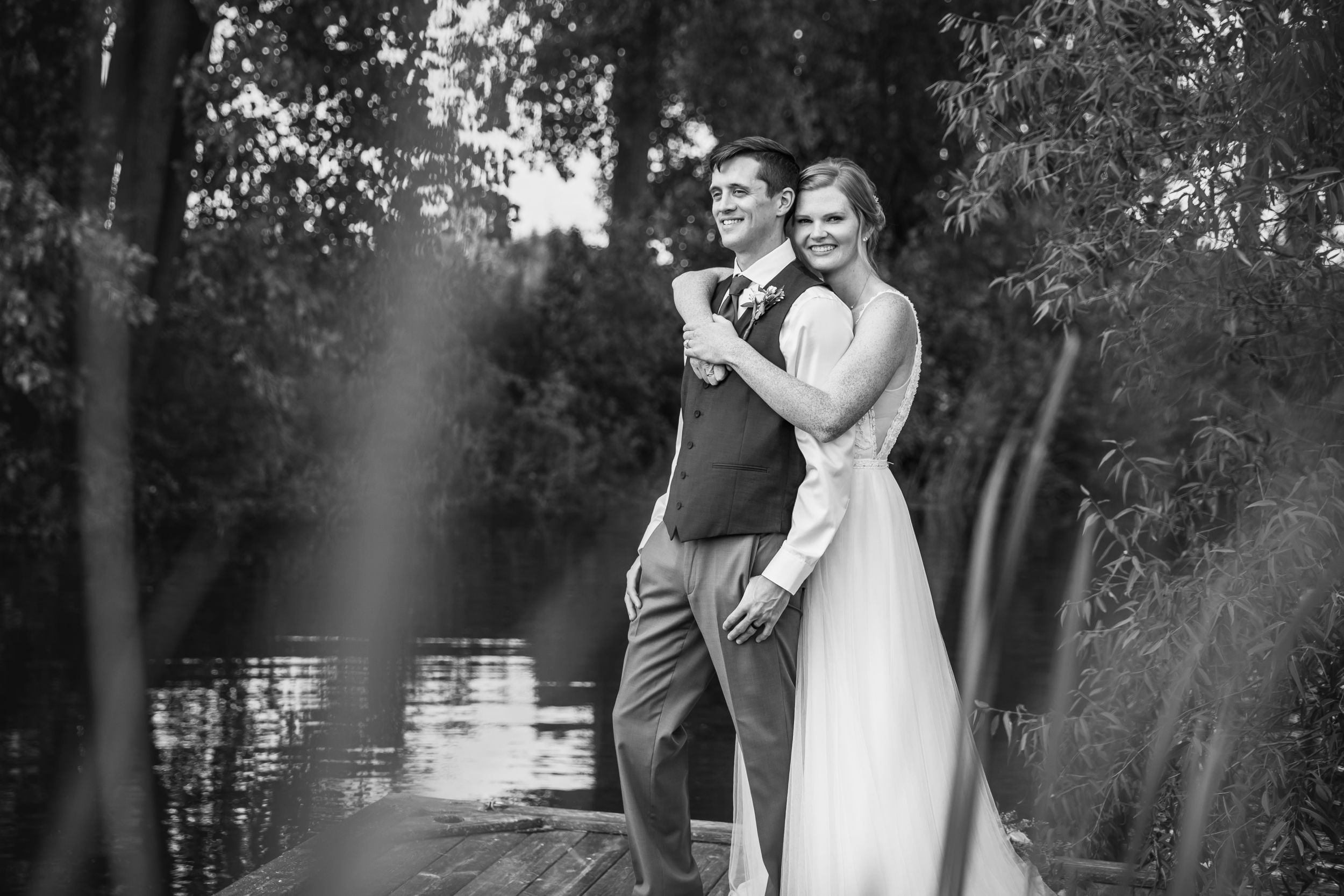 Charming rustic backyard wedding in Mount Brydges Ontario by London photographer Shawn Van Daele