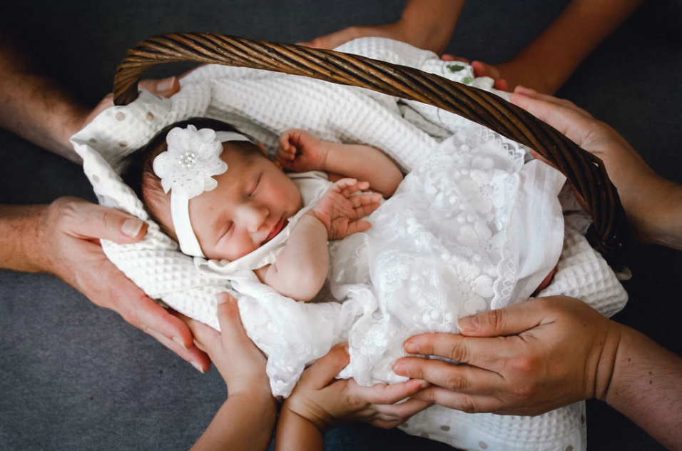 new baby photographer lifestyle sutherland shire newborn photography