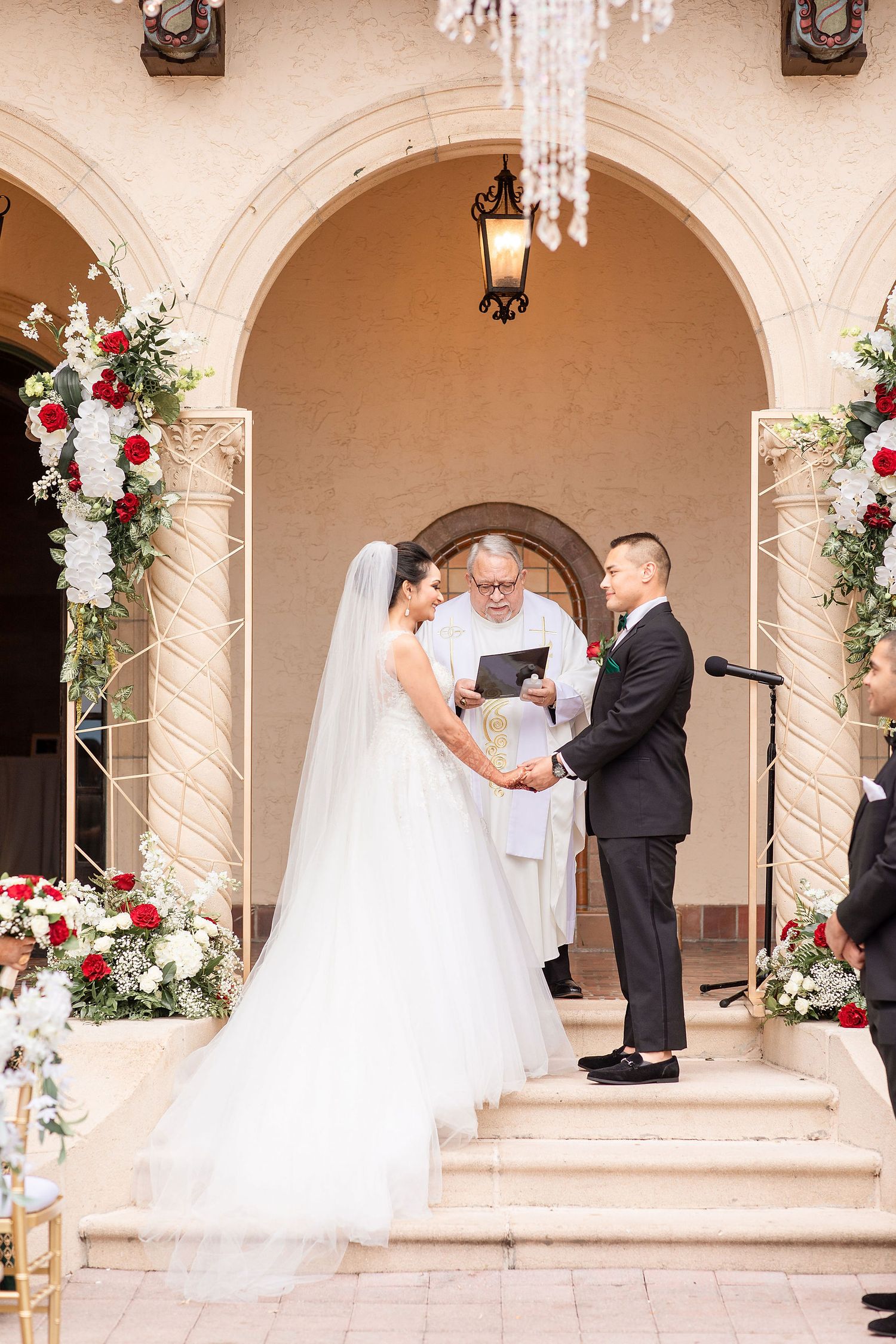 A couple who decided to get married in Sarasota read their vows in front of the guests