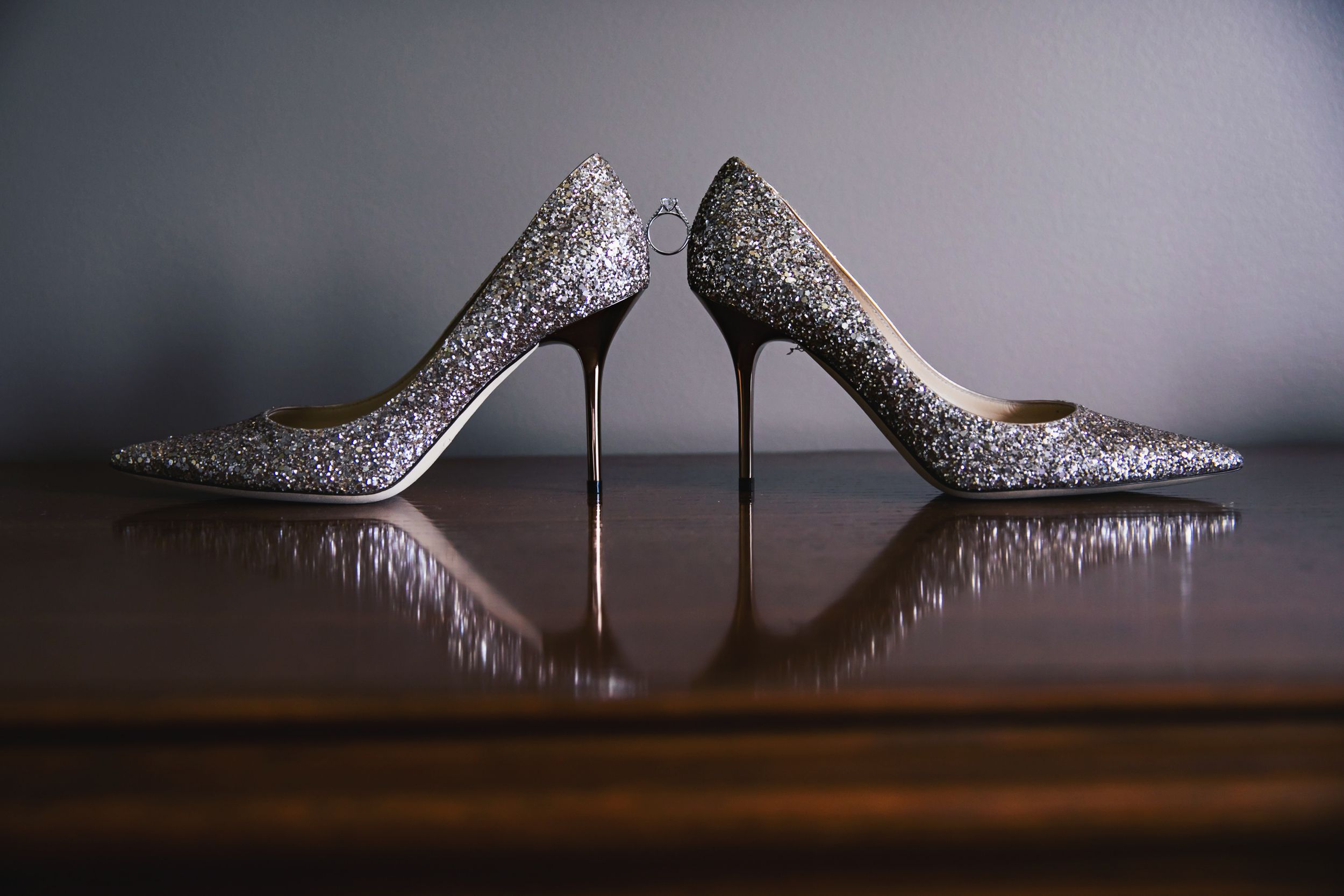 Cute and quirky little wedding in Schomberg and Arlington Estate by photographer Shawn Van Daele