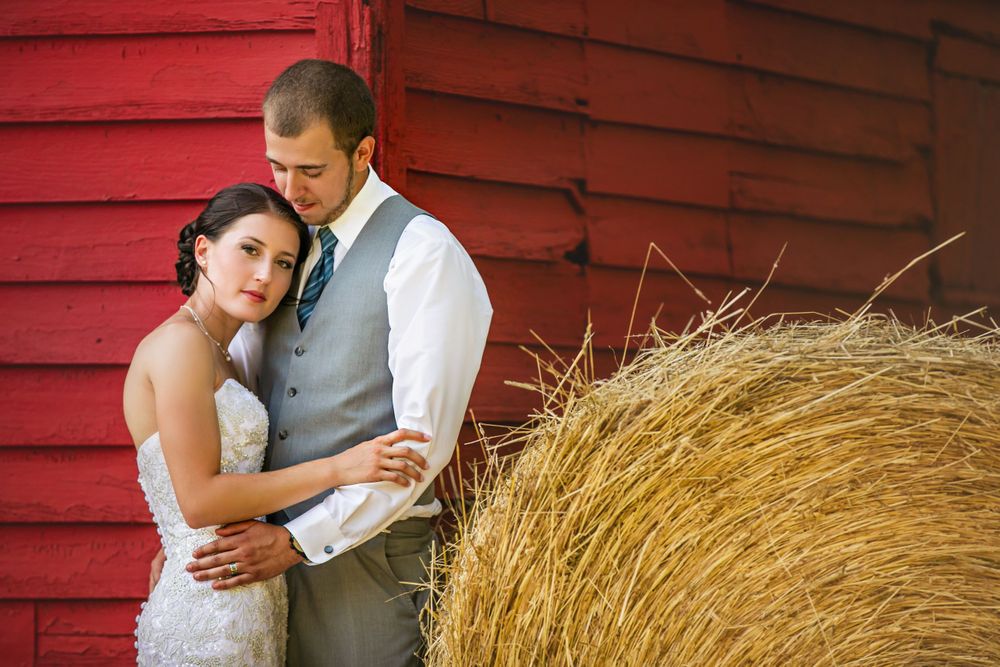 Rustic Farmhouse Backyard Wedding Photos by London Ontario Photographer Shawn Van Daele