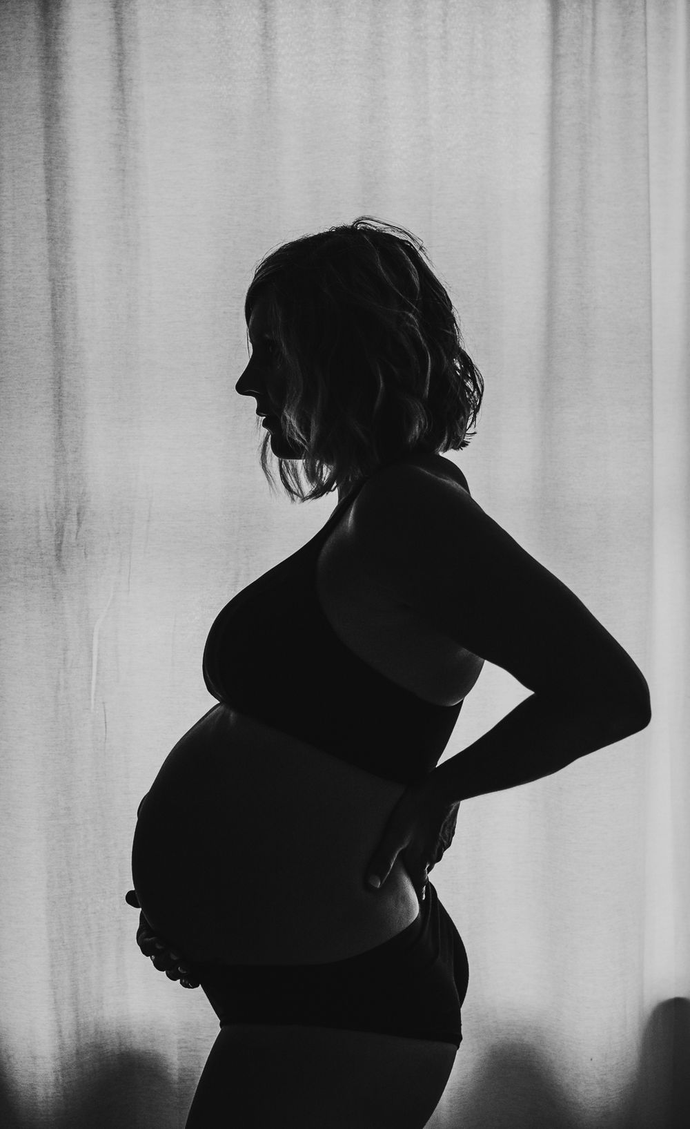 When should you have maternity photos taken? Brooke Grogan Photography weighs in on what she recommends.