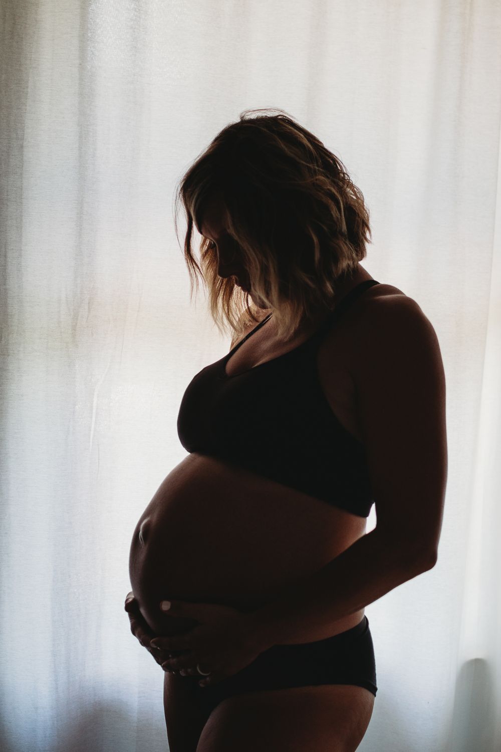 When should you have maternity photos taken? Brooke Grogan Photography weighs in on what she recommends.