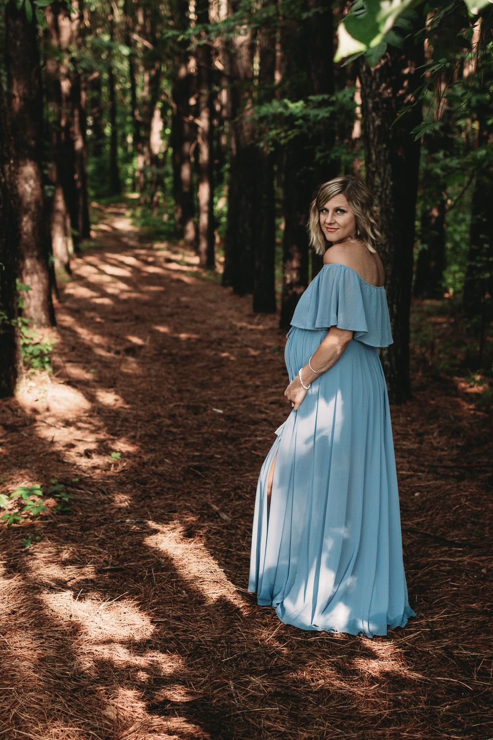 When should you have maternity photos taken? Brooke Grogan Photography weighs in on what she recommends.