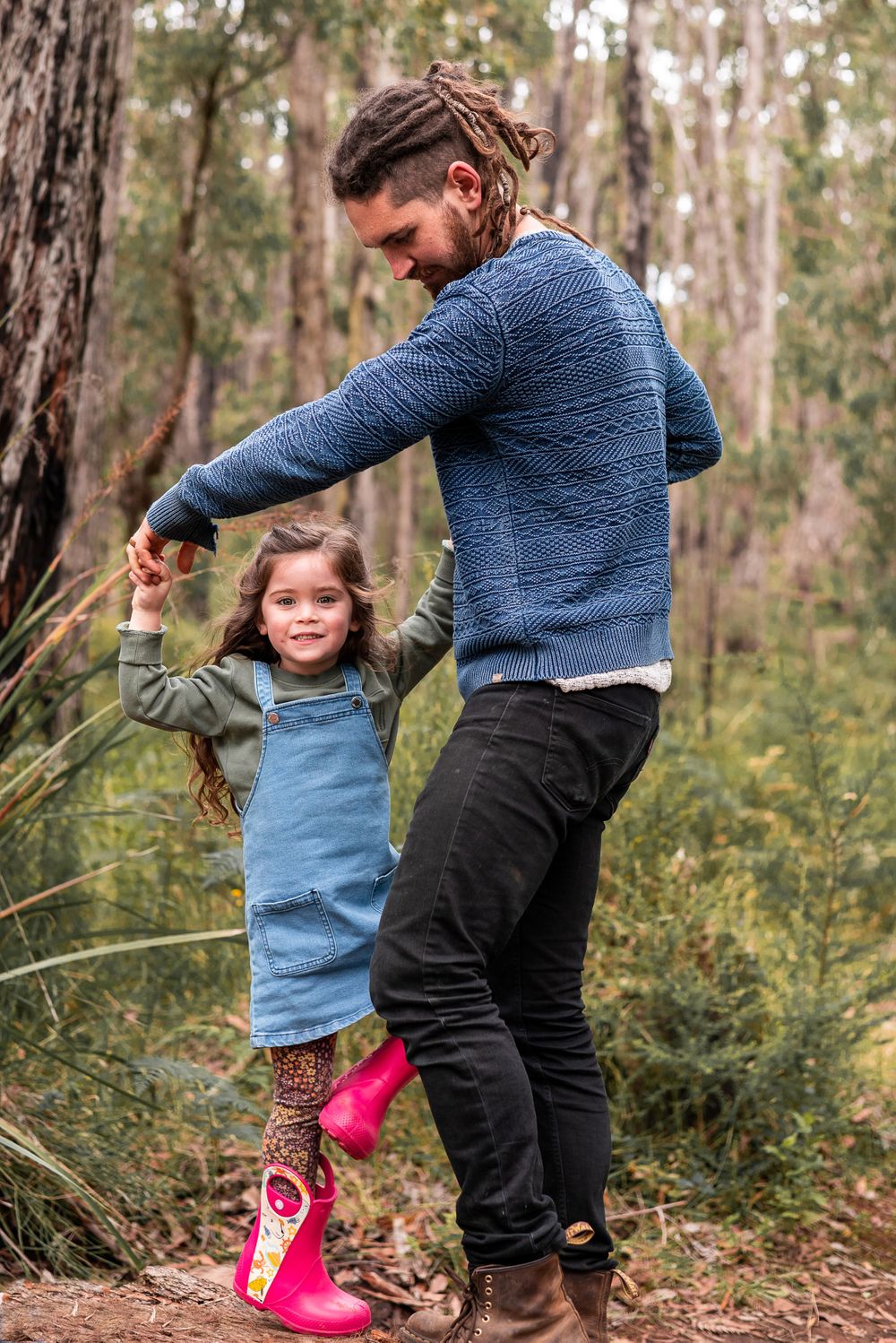 Family and couple photoshoot outdoors in bush forest in Melbourne