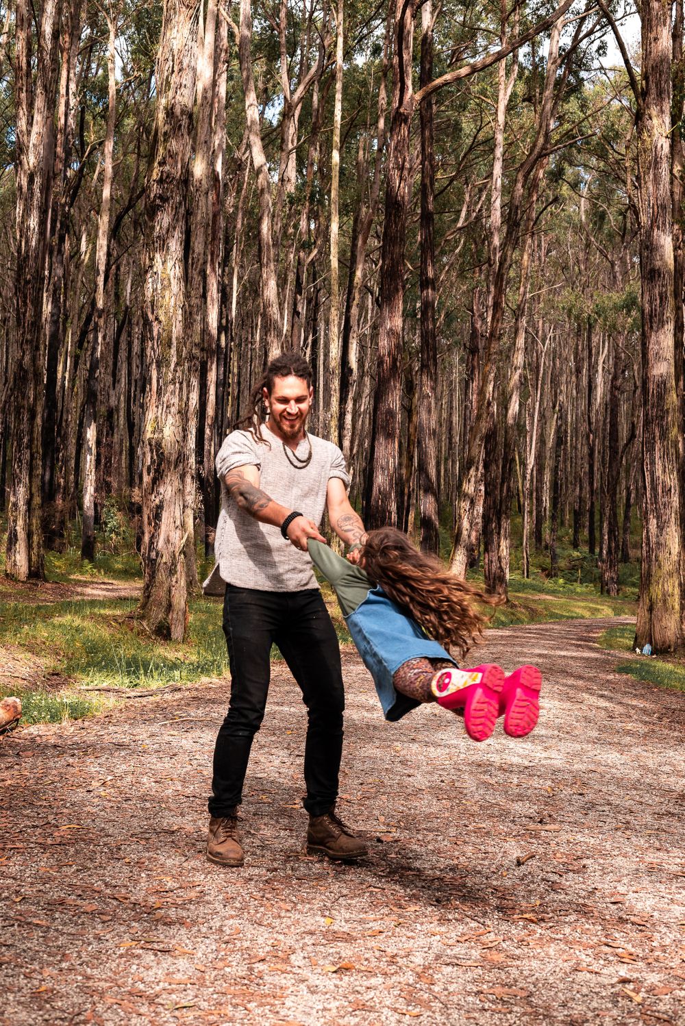 Family and couple photoshoot outdoors in bush forest in Melbourne