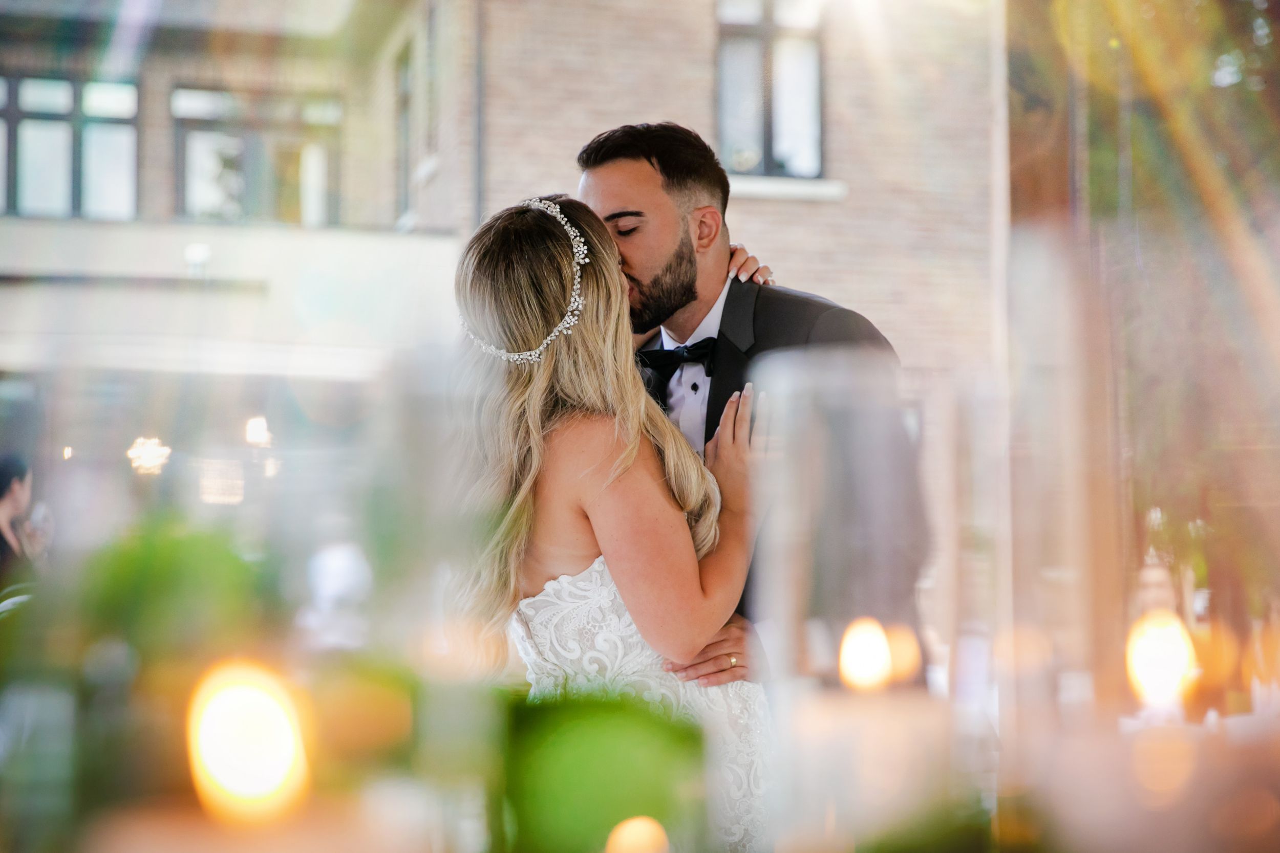 Cute and quirky little wedding in Schomberg and Arlington Estate by photographer Shawn Van Daele