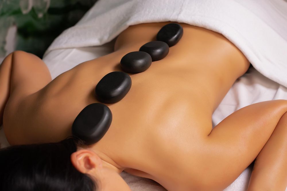 Įvaizdinis SPA centro karšti akmenys nugara fotografavimas Regimantas Meilutis