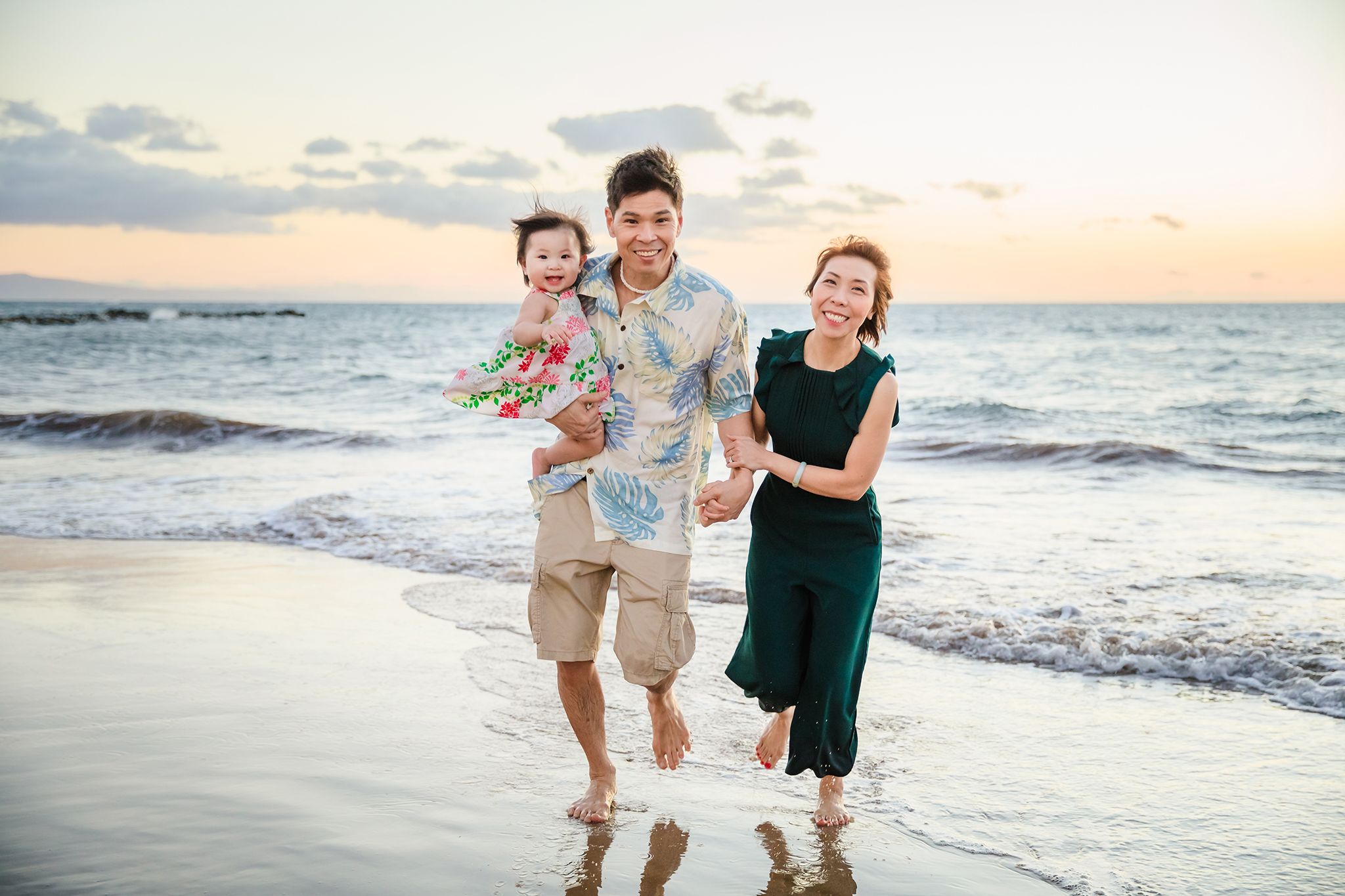 candid beach family photos