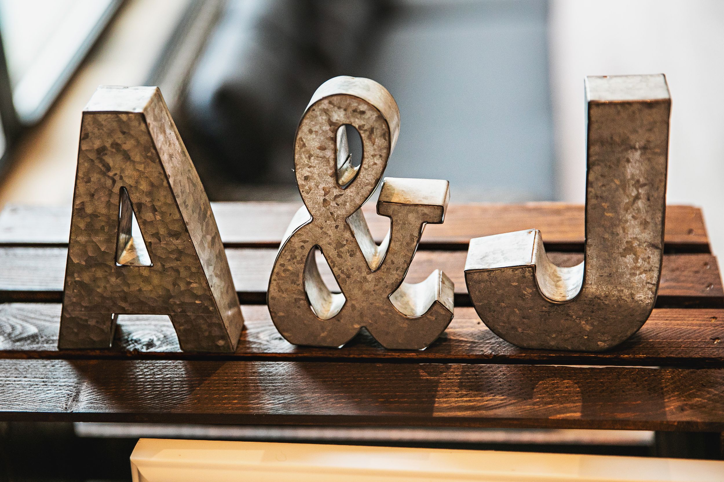 Cute and quirky little wedding in Schomberg and Arlington Estate by photographer Shawn Van Daele