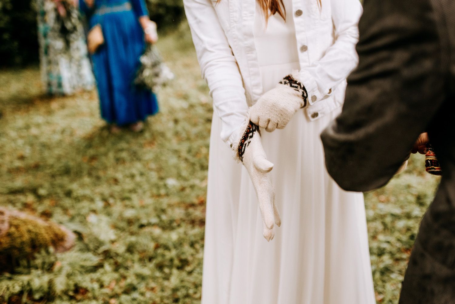 Kāzas Cēsīs latviešu kāzu tradīcijas kāzas ārā ceremonija brīvā dabā