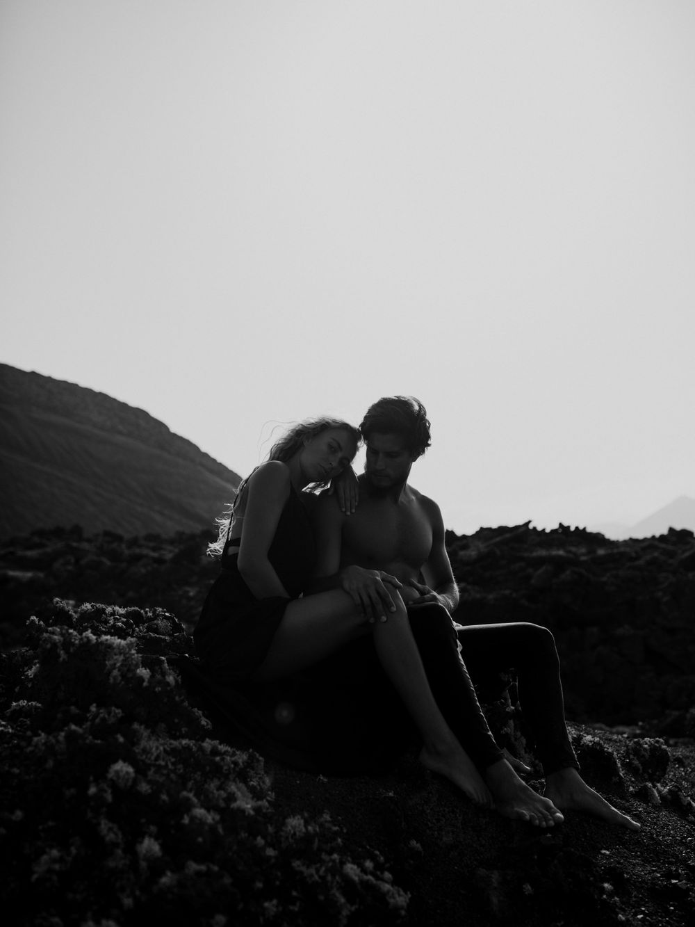 beach elopement wedding photographer Hawaii wedding photographer canaries wedding SoCal photographer posing inspiration