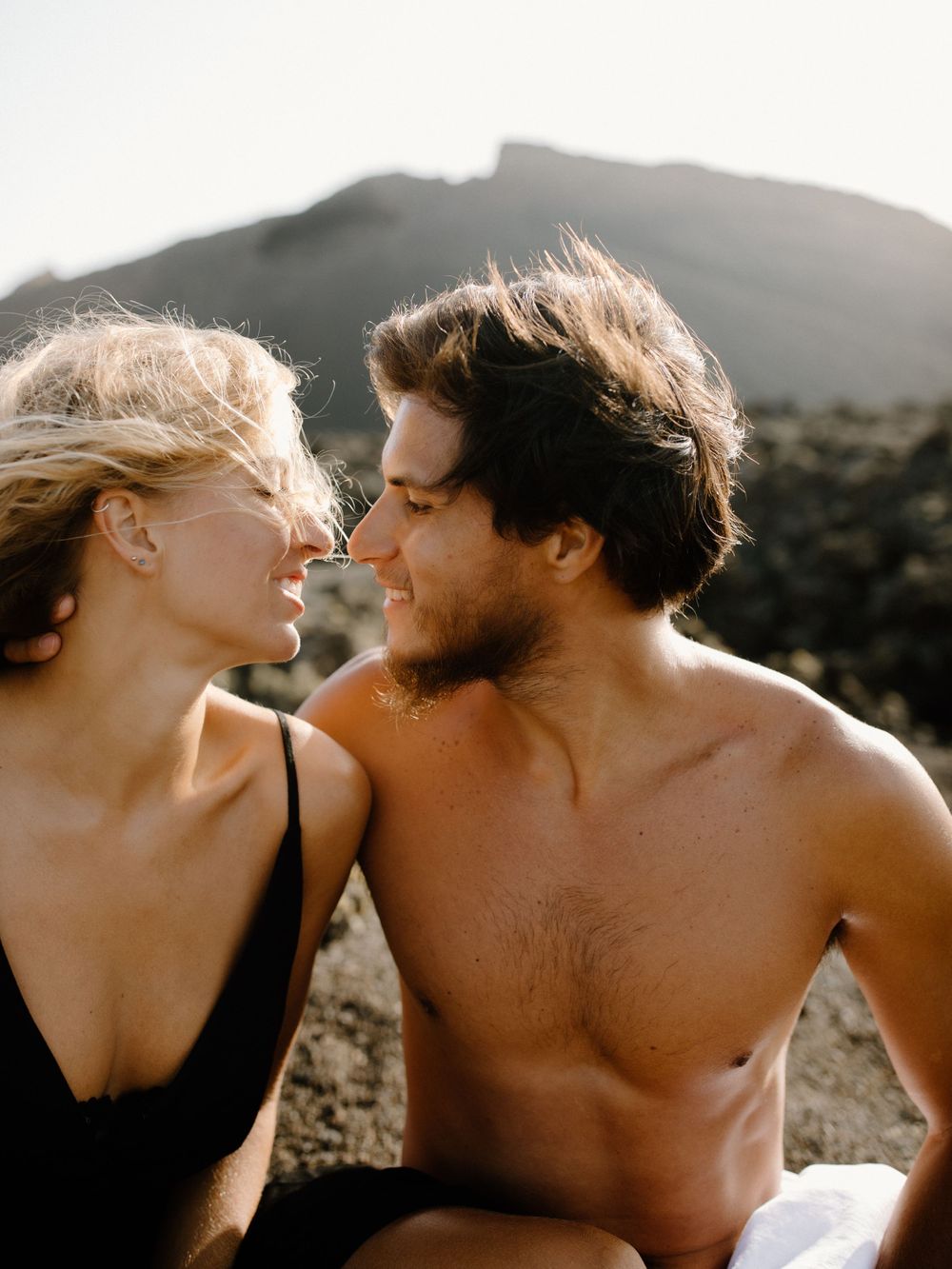 beach elopement wedding photographer Hawaii wedding photographer canaries wedding SoCal photographer posing inspiration