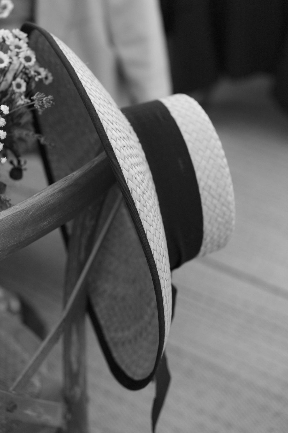 wedding hat Gloucestershire wedding photography
