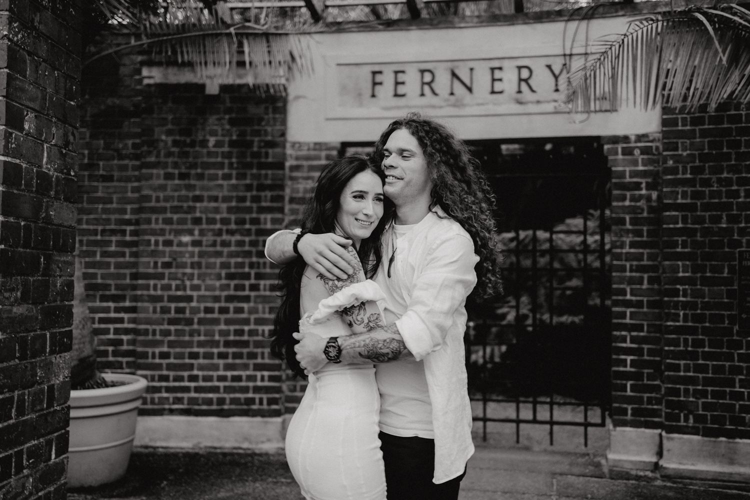 Couple's engagement shoot in Winter Garden's Fernery with Apertured Media-Auckland Wedding Photographer