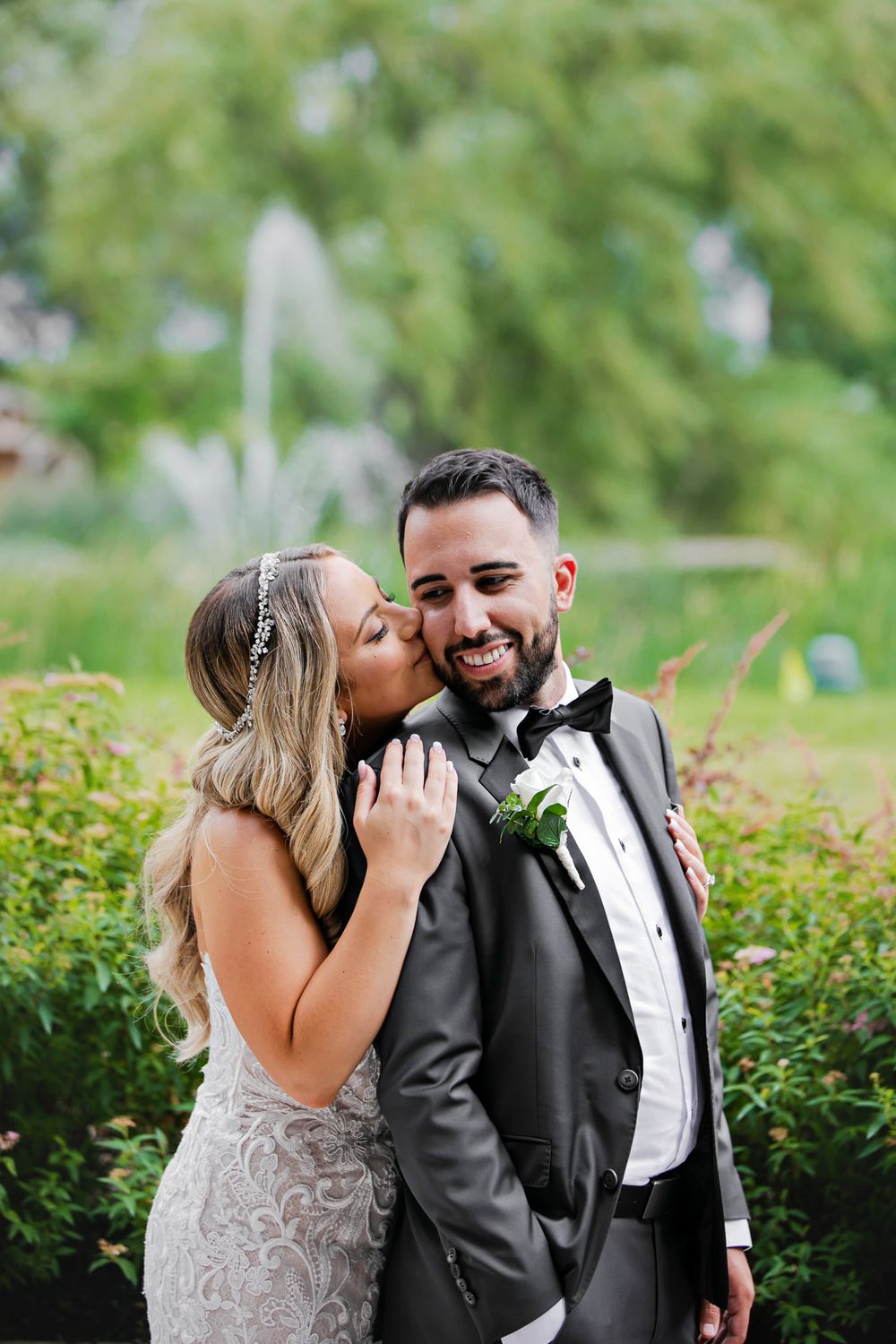 Cute and quirky little wedding in Schomberg and Arlington Estate by photographer Shawn Van Daele