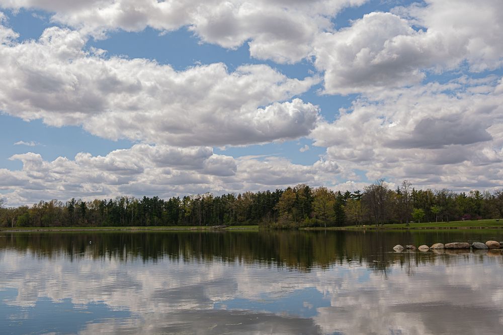 oubache-state-park-bluffton-indiana-lake-pond-blue-sky-kris-gay-photographer-1