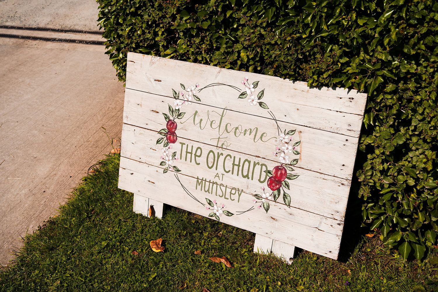 The Orchard at Munsley wedding sign