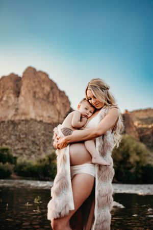 motherhood. maternity photoshoot bare bump. Lehigh valley pa