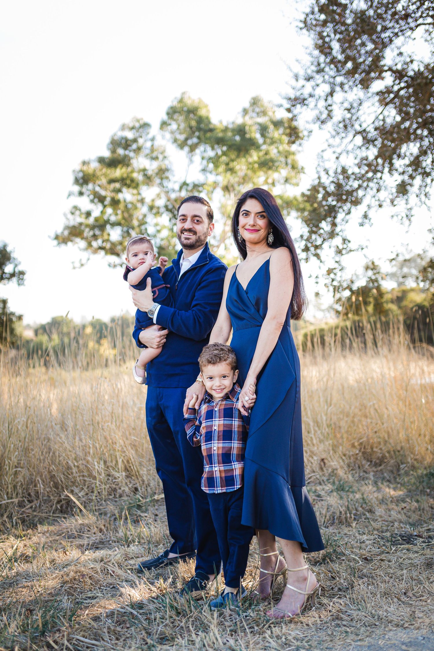 Anita Barcsa Photography_What To Wear Guide for Lifestyle Family Session_ Bay Area's Best Family Photographer_1